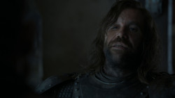 extant_GameOfThrones_4x01-TwoSwords_5852