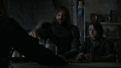 extant_GameOfThrones_4x01-TwoSwords_5854
