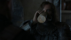 extant_GameOfThrones_4x01-TwoSwords_5865