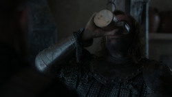extant_GameOfThrones_4x01-TwoSwords_5878