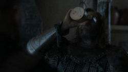 extant_GameOfThrones_4x01-TwoSwords_5879