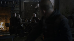 extant_GameOfThrones_4x01-TwoSwords_5905