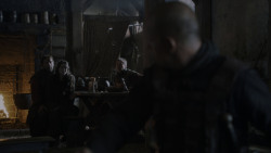 extant_GameOfThrones_4x01-TwoSwords_5907