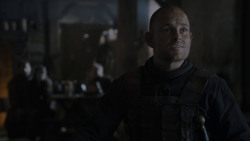 extant_GameOfThrones_4x01-TwoSwords_5913