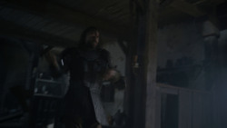 extant_GameOfThrones_4x01-TwoSwords_5967