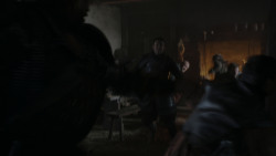 extant_GameOfThrones_4x01-TwoSwords_5971