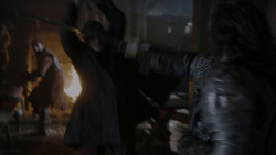 extant_GameOfThrones_4x01-TwoSwords_5979