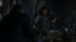 extant_GameOfThrones_4x01-TwoSwords_5982