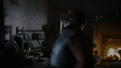 extant_GameOfThrones_4x01-TwoSwords_5991