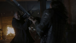 extant_GameOfThrones_4x01-TwoSwords_6002