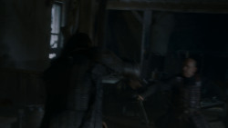 extant_GameOfThrones_4x01-TwoSwords_6011