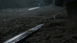 extant_GameOfThrones_4x01-TwoSwords_6040
