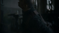 extant_GameOfThrones_4x01-TwoSwords_6043