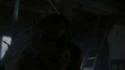 extant_GameOfThrones_4x01-TwoSwords_6046