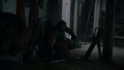 extant_GameOfThrones_4x01-TwoSwords_6050