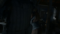 extant_GameOfThrones_4x01-TwoSwords_6053