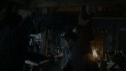 extant_GameOfThrones_4x01-TwoSwords_6056