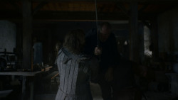 extant_GameOfThrones_4x01-TwoSwords_6059