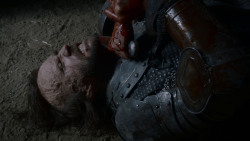 extant_GameOfThrones_4x01-TwoSwords_6073