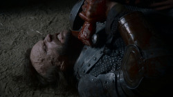 extant_GameOfThrones_4x01-TwoSwords_6074