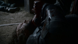 extant_GameOfThrones_4x01-TwoSwords_6081