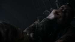 extant_GameOfThrones_4x01-TwoSwords_6083