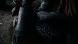 extant_GameOfThrones_4x01-TwoSwords_6089