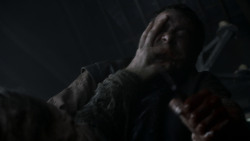 extant_GameOfThrones_4x01-TwoSwords_6091