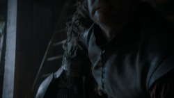 extant_GameOfThrones_4x01-TwoSwords_6097