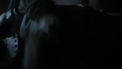 extant_GameOfThrones_4x01-TwoSwords_6109