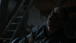 extant_GameOfThrones_4x01-TwoSwords_6111