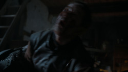 extant_GameOfThrones_4x01-TwoSwords_6112