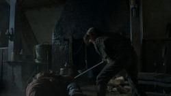 extant_GameOfThrones_4x01-TwoSwords_6136