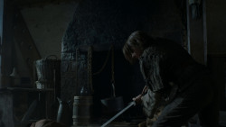 extant_GameOfThrones_4x01-TwoSwords_6139