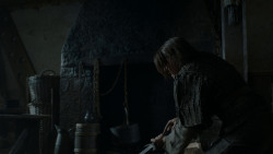 extant_GameOfThrones_4x01-TwoSwords_6140