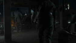 extant_GameOfThrones_4x01-TwoSwords_6147