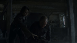 extant_GameOfThrones_4x01-TwoSwords_6154