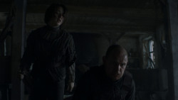 extant_GameOfThrones_4x01-TwoSwords_6157