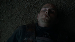 extant_GameOfThrones_4x01-TwoSwords_6173