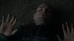 extant_GameOfThrones_4x01-TwoSwords_6206