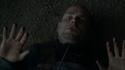 extant_GameOfThrones_4x01-TwoSwords_6208