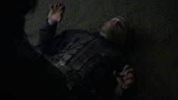 extant_GameOfThrones_4x01-TwoSwords_6215
