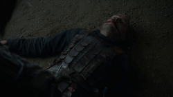 extant_GameOfThrones_4x01-TwoSwords_6225