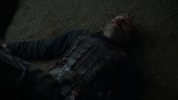 extant_GameOfThrones_4x01-TwoSwords_6226