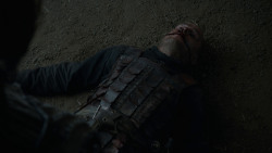 extant_GameOfThrones_4x01-TwoSwords_6228