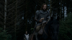 extant_GameOfThrones_4x01-TwoSwords_6254