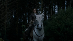extant_GameOfThrones_4x01-TwoSwords_6262