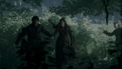 extant_GameOfThrones_4x02-TheLionAndTheRose_0047