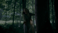 extant_GameOfThrones_4x02-TheLionAndTheRose_0085