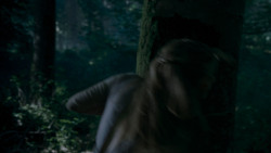 extant_GameOfThrones_4x02-TheLionAndTheRose_0086